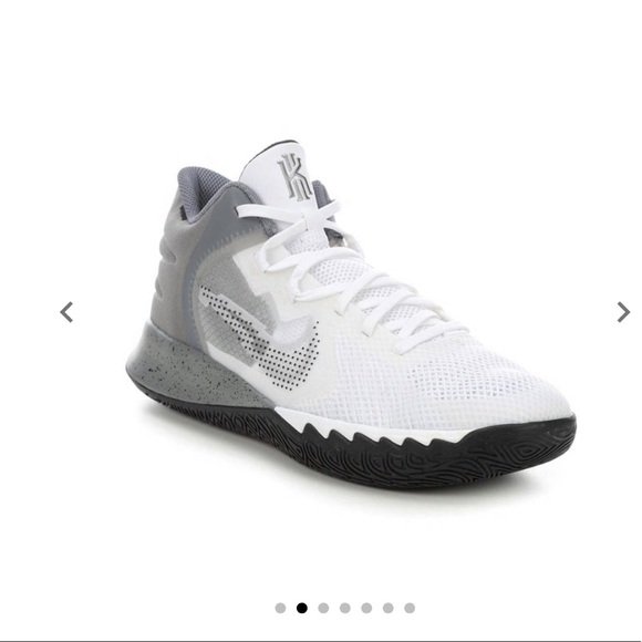 Nike Shoes Nwt Nike Kyrie Flytrap V Basketball Shoes Size Youth 45